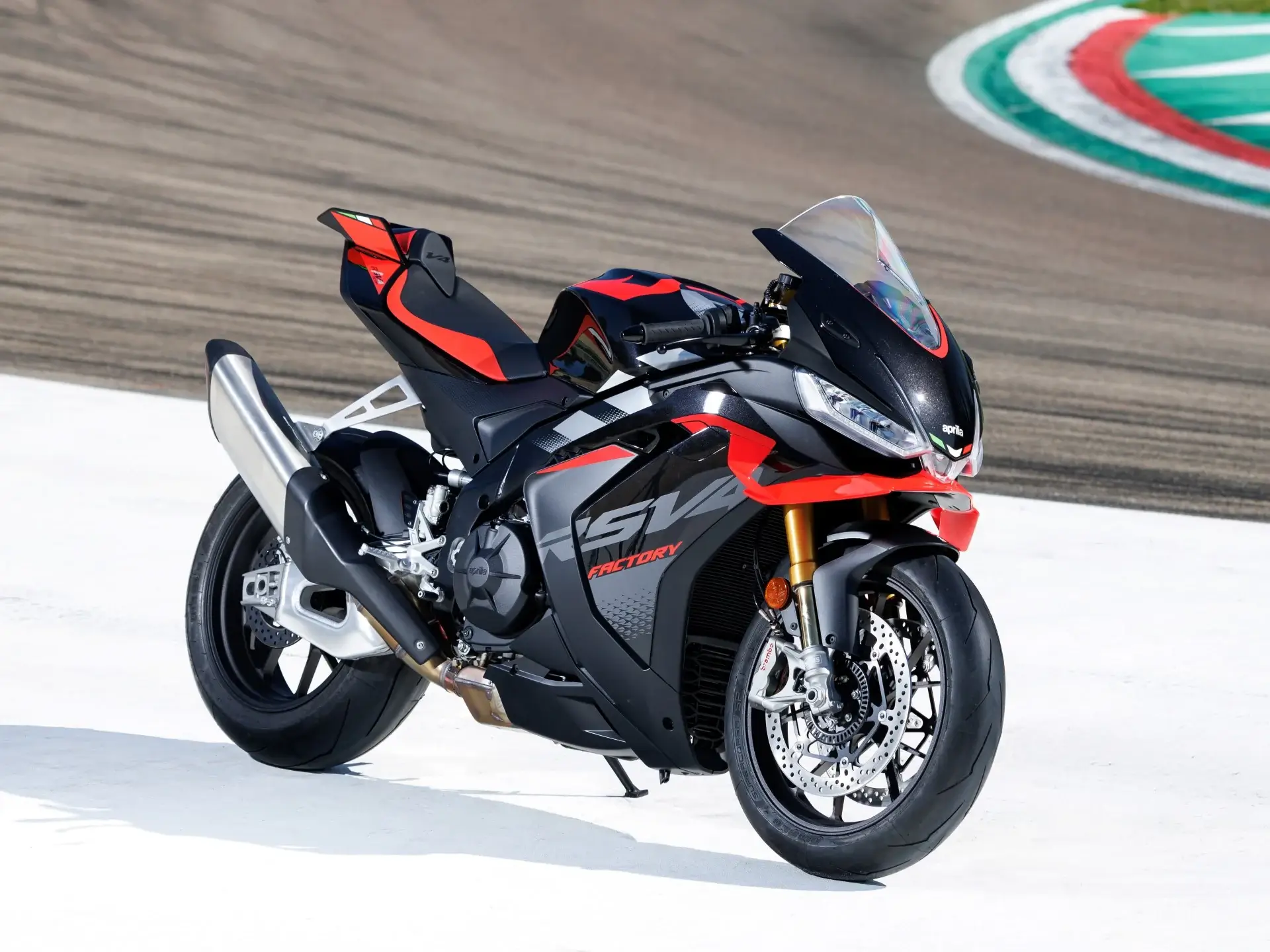 Aprilia RSV4 1100 Factory